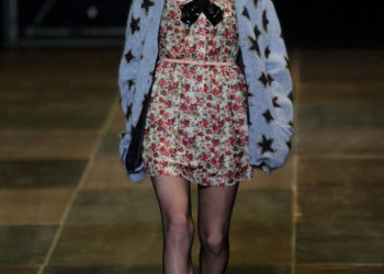 SZNURÓWKI na salonach