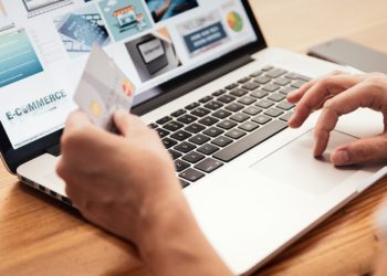 Prowadzenie e-sklepu: Najbardziej zdrożały reklamy, a także usługi informatyków i prawników