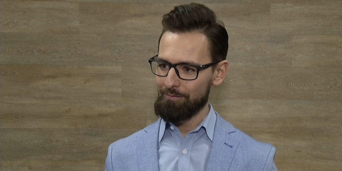 Obniżki cen w Black Friday dużo mniejsze w Polsce niż w USA. Mimo to sprzedaż w ten dzień bije rekordy