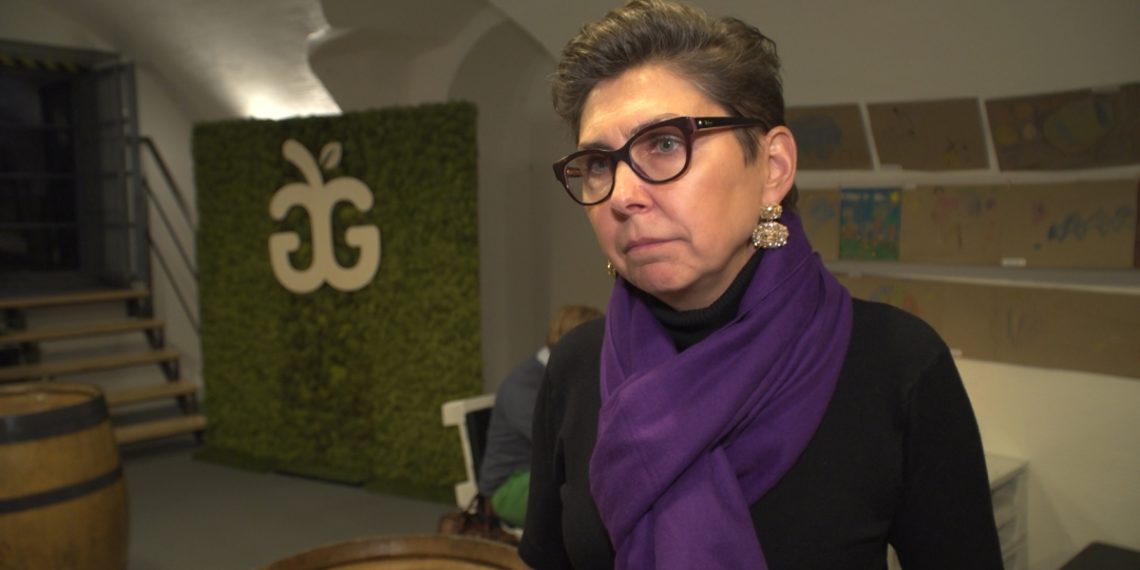 Branżę kosmetyczną czeka rewolucja opakowaniowa. Producenci będą odchodzić od plastiku (wideo)