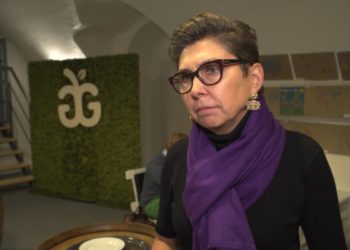 Branżę kosmetyczną czeka rewolucja opakowaniowa. Producenci będą odchodzić od plastiku (wideo)