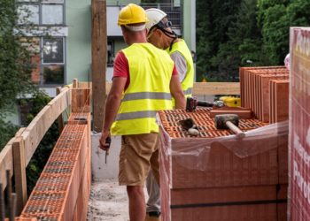 Wzrosła liczba kontroli PIP-u. Jednak inspektorzy wystawili dużo mniej mandatów niż rok temu