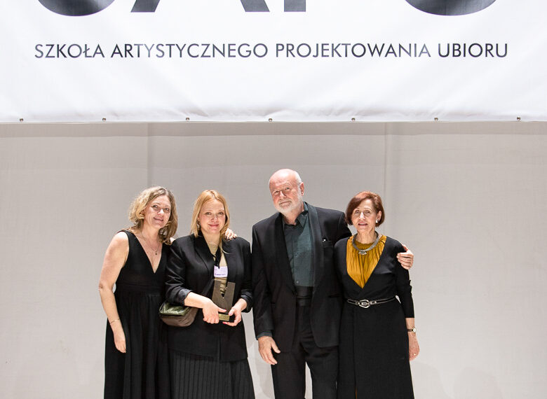 Kolekcja inspirowana labiryntem Londynu wygrywa Pokaz Dyplomowy SAPU