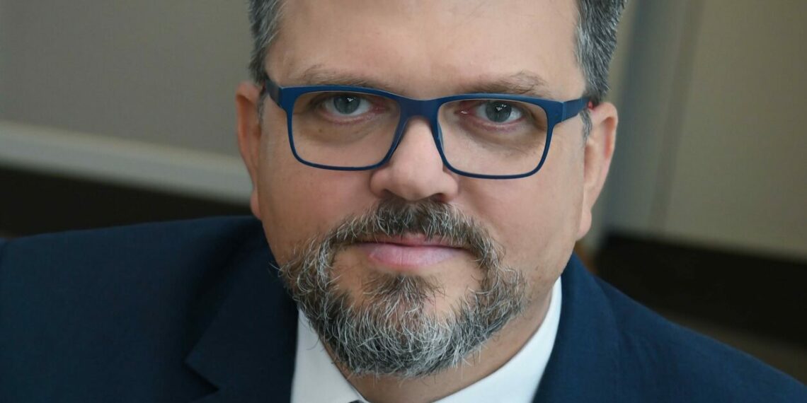 Komentarz eksperta: E-commerce napędza rozwój transakcji bezgotówkowych Polacy będą coraz bardziej zbliżeniowi i mobilni