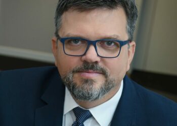 Komentarz eksperta: E-commerce napędza rozwój transakcji bezgotówkowych Polacy będą coraz bardziej zbliżeniowi i mobilni