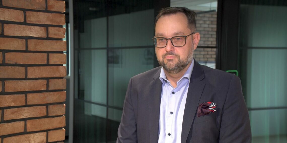 Firmy chętnie badają doświadczenia konsumentów dotyczące produktów lub usług. Lekceważą jednak ich negatywne opinie