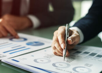 Co trzecia firma czeka na zapłatę ponad dwa miesiące. Zaległości rosną i przekraczają 38 mld zł