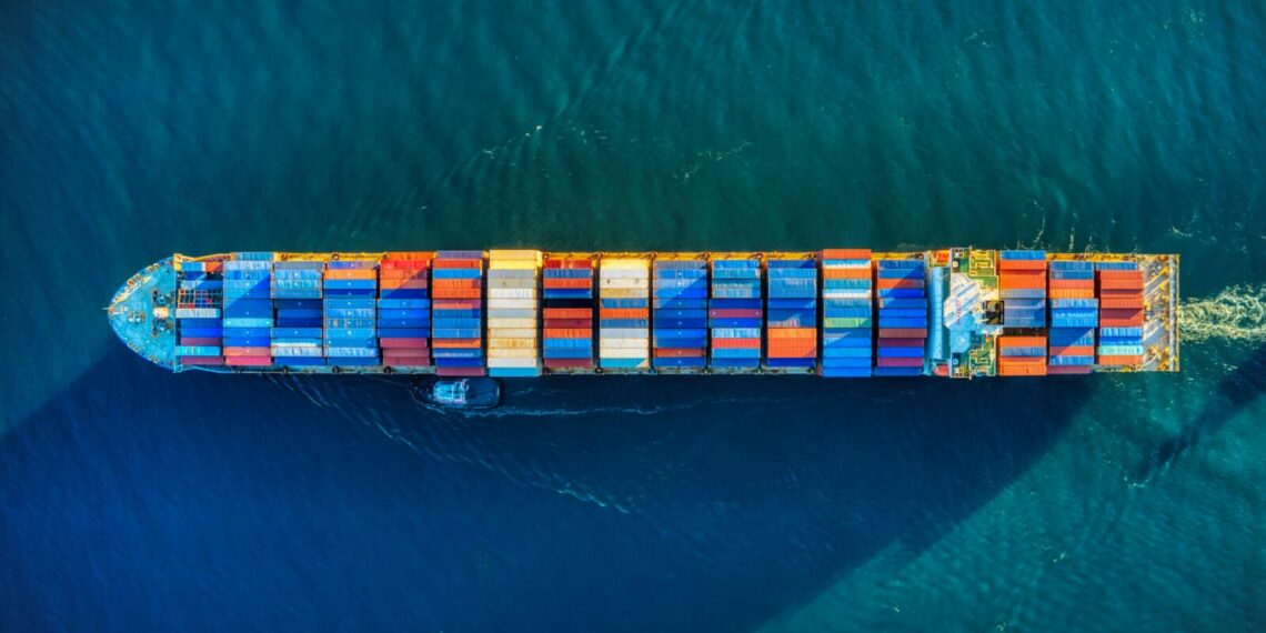 Uniwersalny, z wkładem izolacyjnym, a może lepiej chłodniczy? – Hillebrand radzi jaki typ kontenera wybrać do transportu wina, napojów czy soków