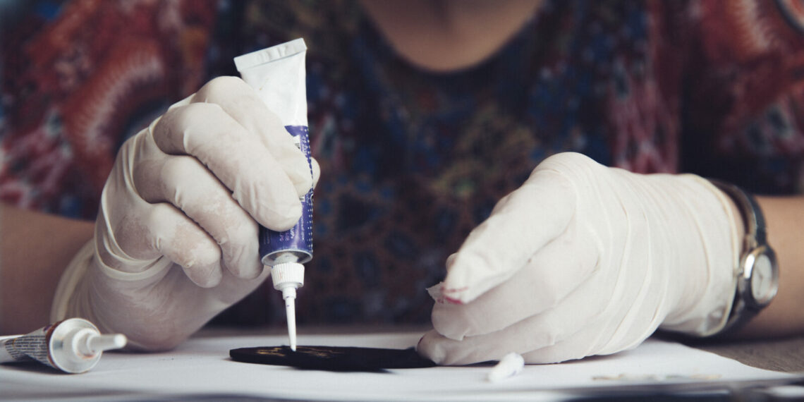 Chemia w klejach – kontrola Inspekcji Handlowej