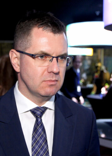 W UE powstaje 12 mln t odpadów tekstylnych rocznie. Artyści przez sztukę chcą promować drugi obieg w modzie